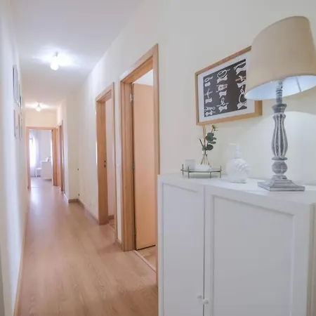 Ocean Moon Apartment *