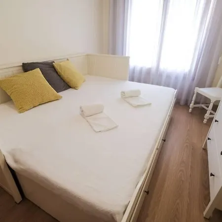 Ocean Moon Apartment *